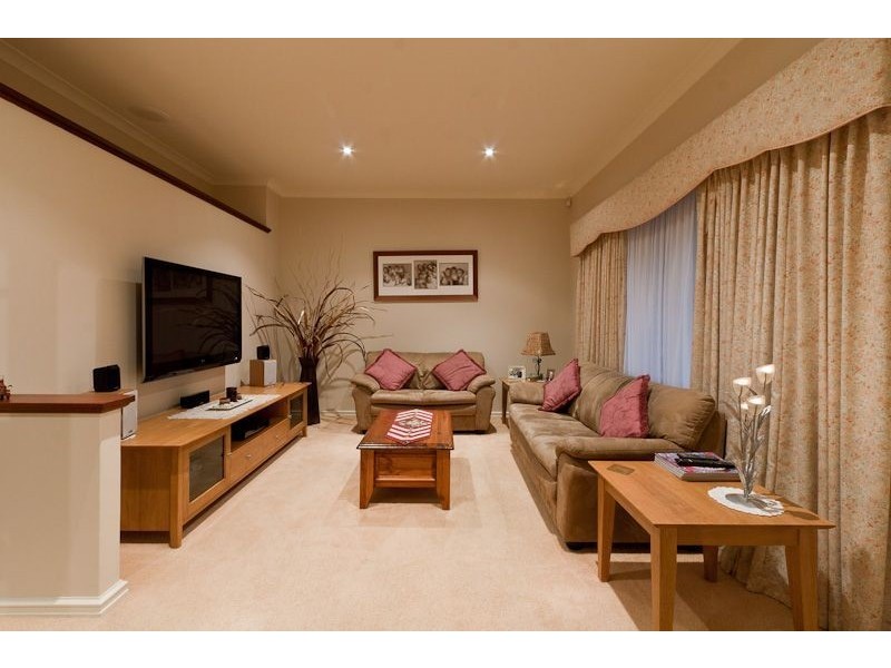 35 Kingston Place, Kardinya WA 6163