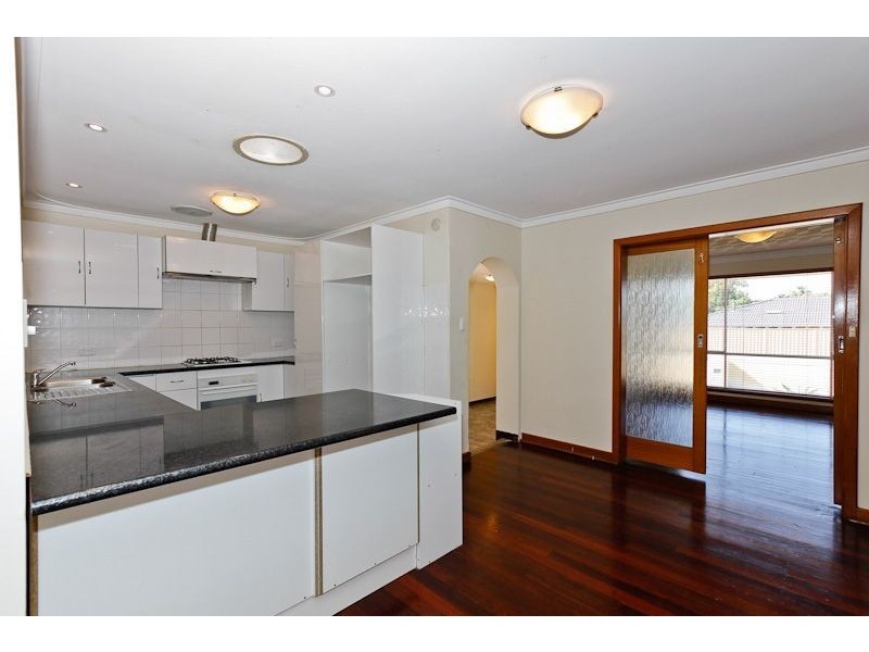 1 Pagneil Court, Hamilton Hill WA 6163