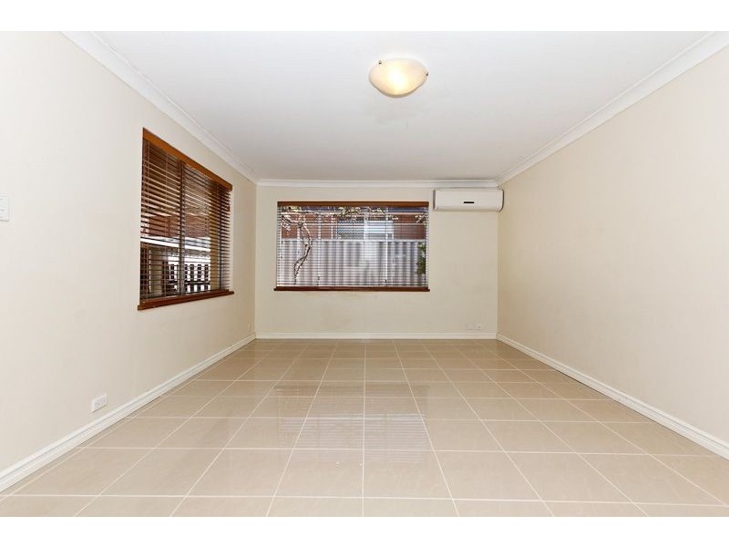 1 Pagneil Court, Hamilton Hill WA 6163