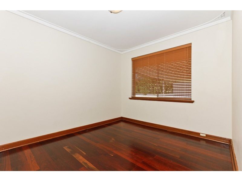 1 Pagneil Court, Hamilton Hill WA 6163