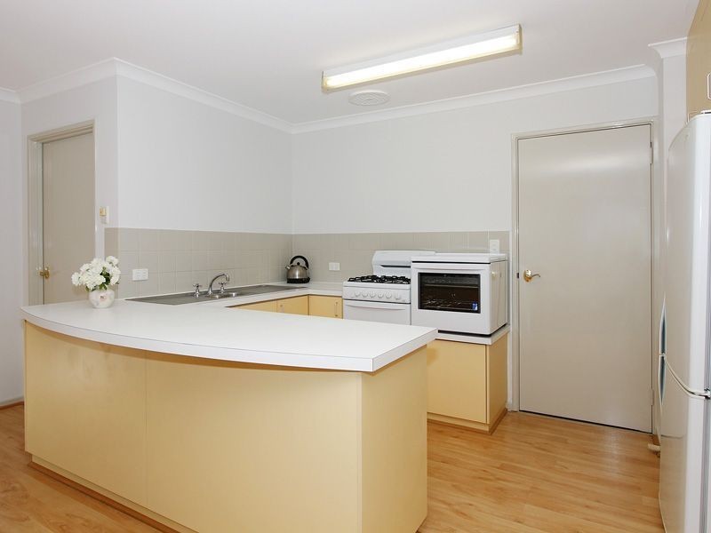 8/42 Gillett Drive, Kardinya WA 6163