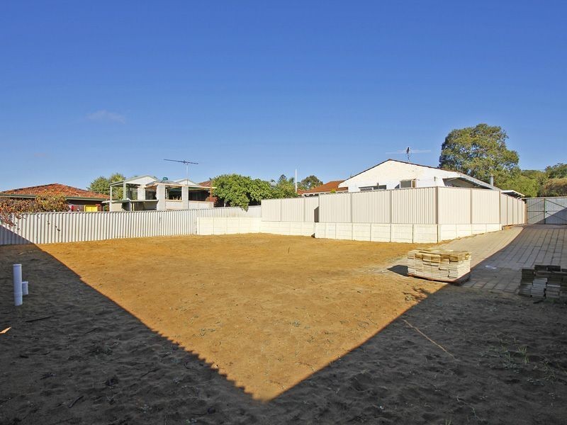 2/10 Davies Crescent, Kardinya WA 6163