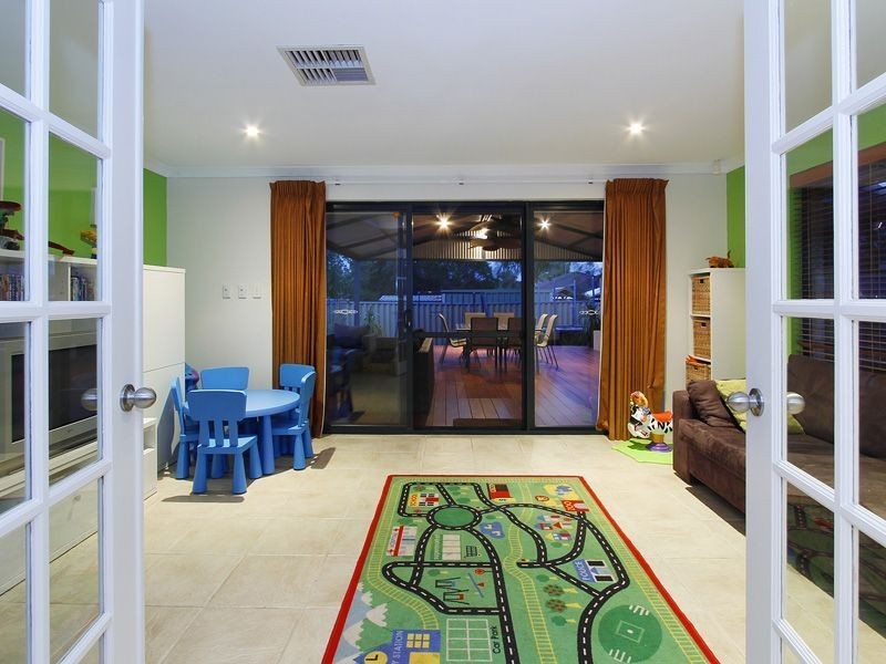 23 Annois Road, Bibra Lake WA 6163