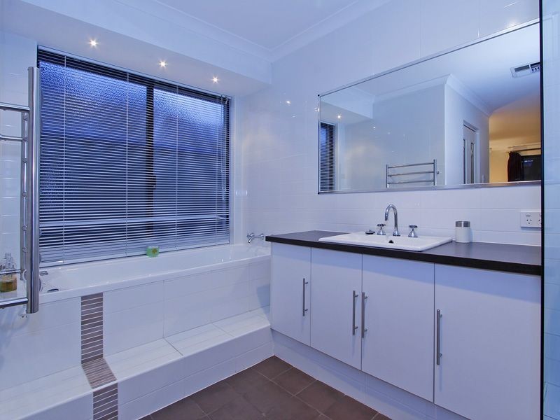 23 Annois Road, Bibra Lake WA 6163