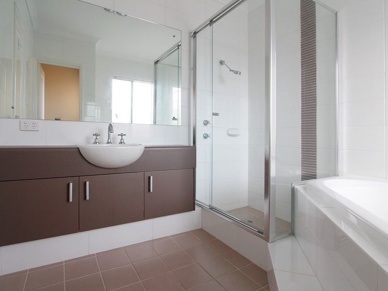 4/5 Oak Street, Cannington WA 6107