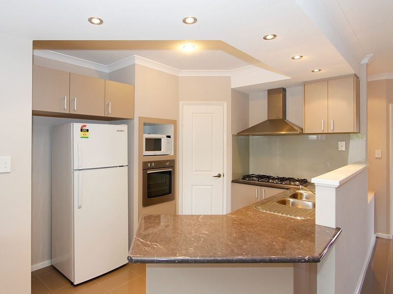 4/5 Oak Street, Cannington WA 6107