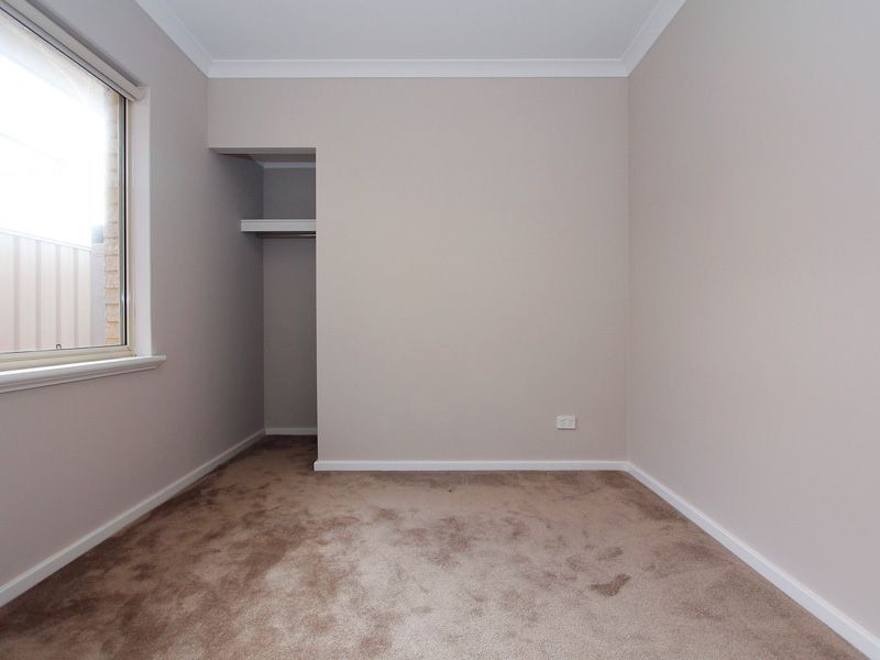 4/5 Oak Street, Cannington WA 6107