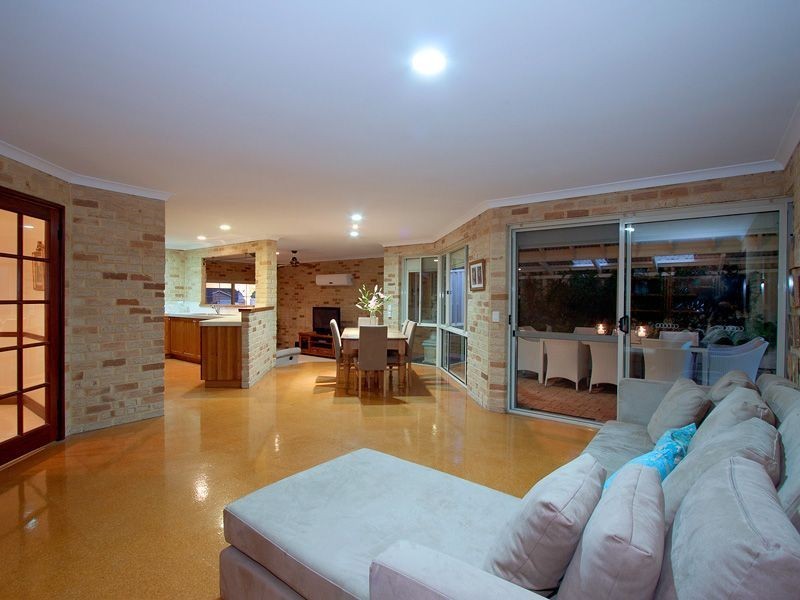 1 Clifton Court, Kardinya WA 6163