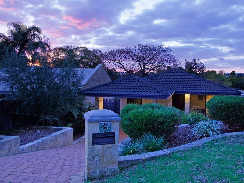 4 Paitt Street, Willagee WA 6156