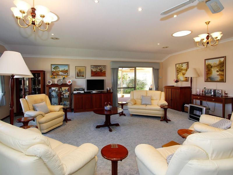19 Aitken Drive, Winthrop WA 6150