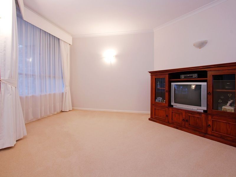 23 McMahon Way, Kardinya WA 6163