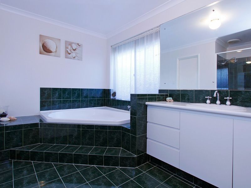 23 McMahon Way, Kardinya WA 6163