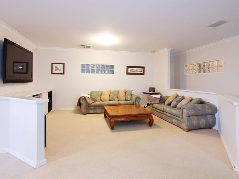 23 McMahon Way, Kardinya WA 6163
