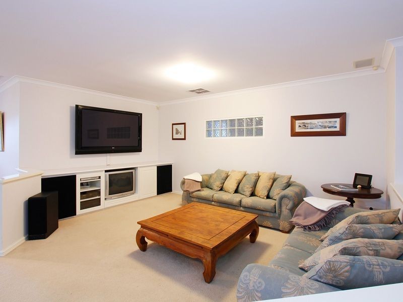 23 McMahon Way, Kardinya WA 6163
