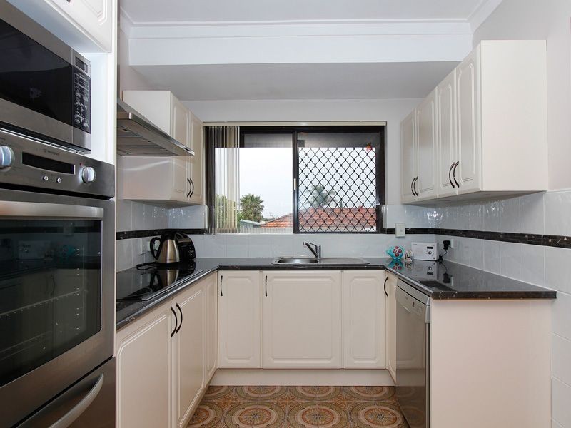 76 Winterfold Road, Samson WA 6163