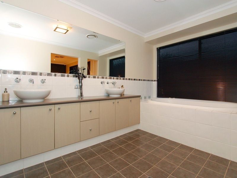 14 Brindabella Avenue, Aubin Grove WA 6164