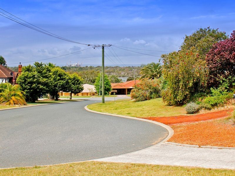 9 Yates Court, North Lake WA 6163