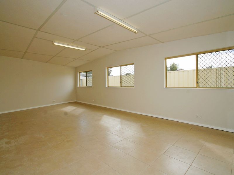 10 Perdita Way, Coolbellup WA 6163