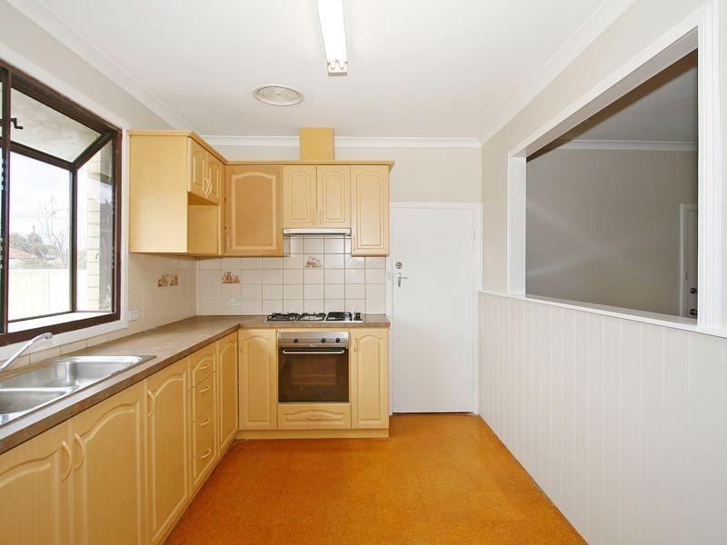 10 Perdita Way, Coolbellup WA 6163