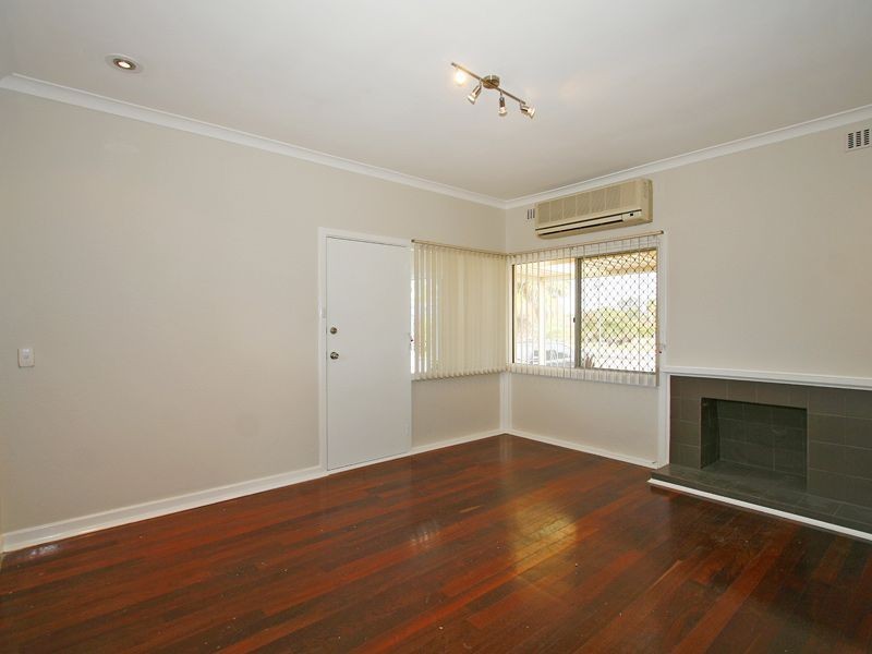 10 Perdita Way, Coolbellup WA 6163