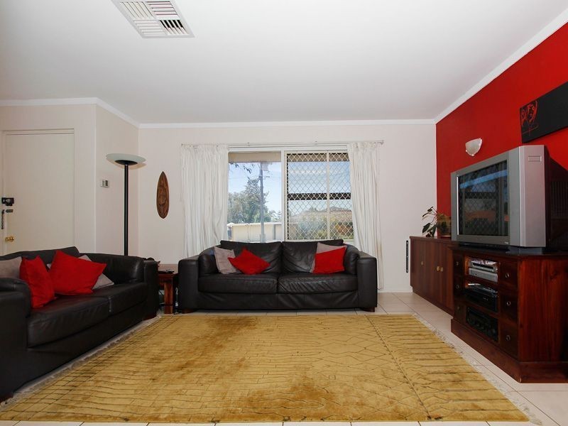 74 Davies Crescent, Kardinya WA 6163