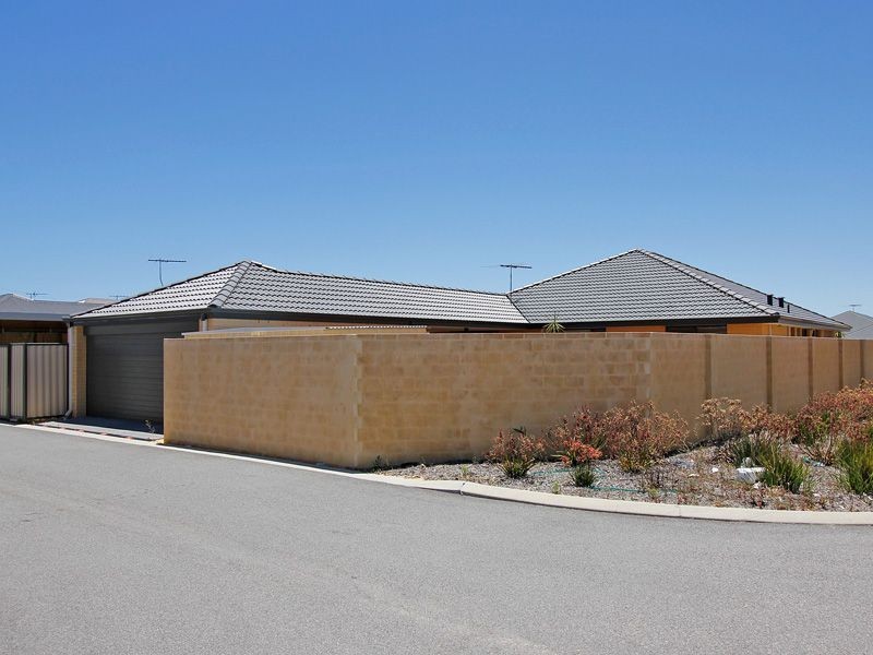 1 Teocote Crescent, Aubin Grove WA 6164