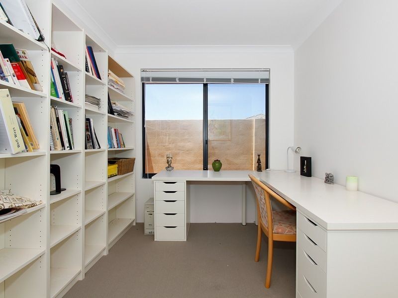 1 Teocote Crescent, Aubin Grove WA 6164
