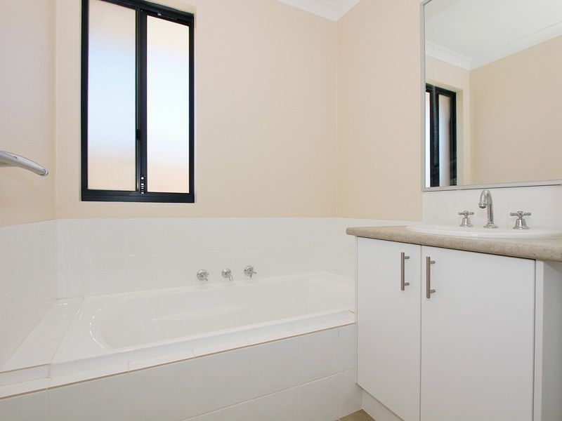 1 Teocote Crescent, Aubin Grove WA 6164