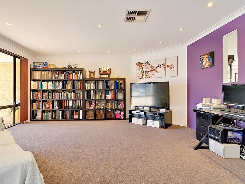 99 Aurora Drive, Atwell WA 6164