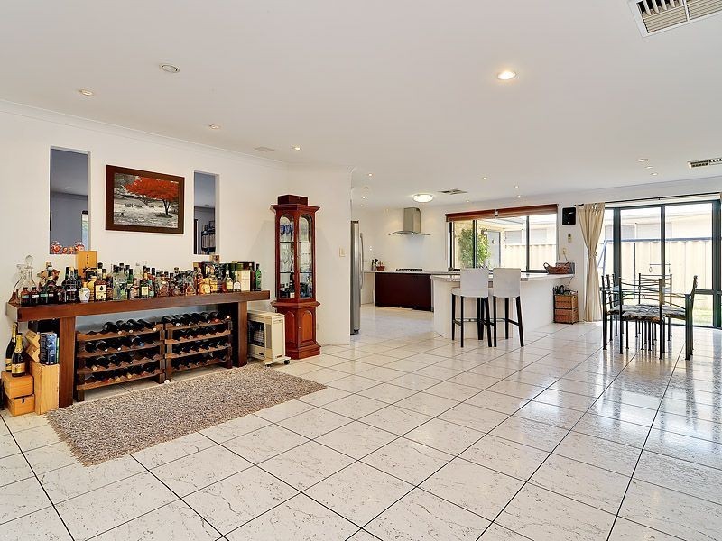 99 Aurora Drive, Atwell WA 6164