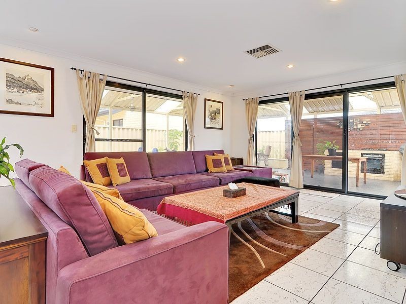 99 Aurora Drive, Atwell WA 6164