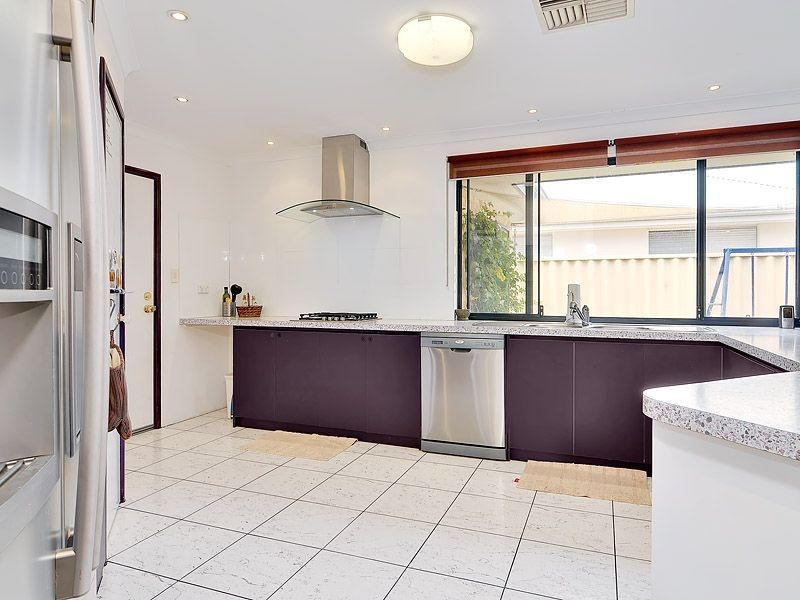 99 Aurora Drive, Atwell WA 6164