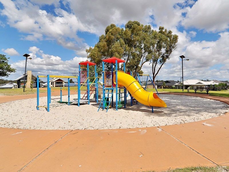 99 Aurora Drive, Atwell WA 6164