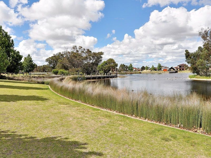 99 Aurora Drive, Atwell WA 6164