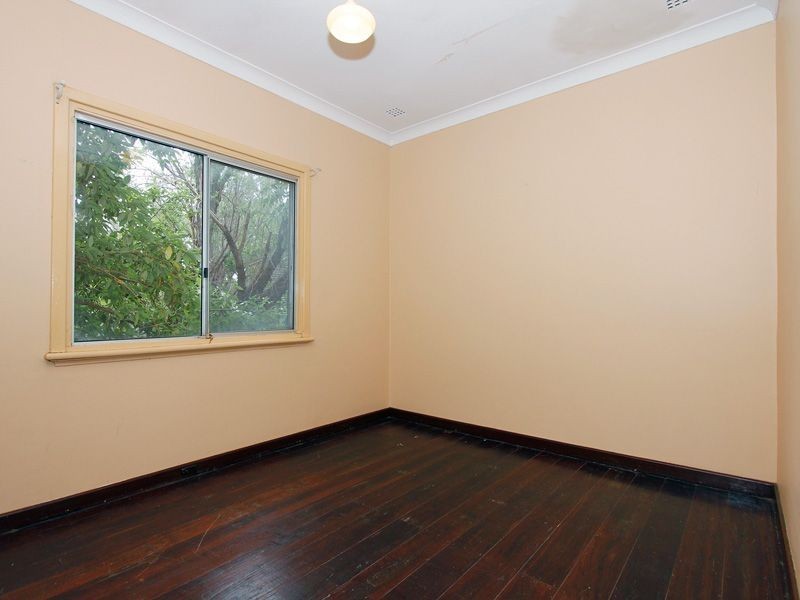 2 Harwood Street, Hilton WA 6163