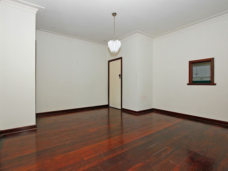 2 Harwood Street, Hilton WA 6163