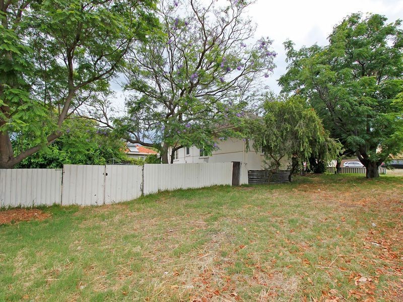 357 South Street, Hilton WA 6163