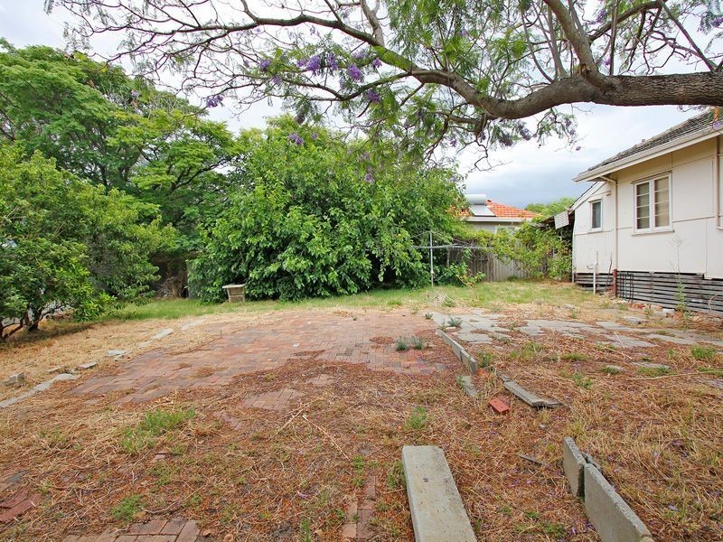 357 South Street, Hilton WA 6163