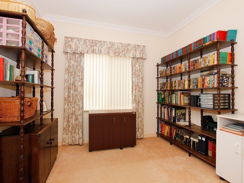 B/1 Bridges Road, Melville WA 6156