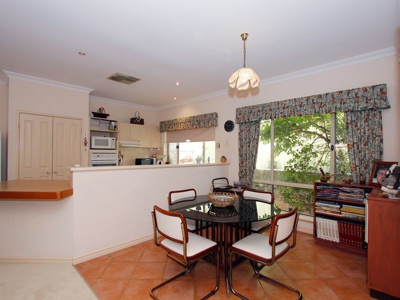 B/1 Bridges Road, Melville WA 6156