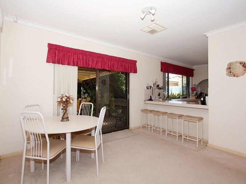 17 Bellairs Road, Kardinya WA 6163