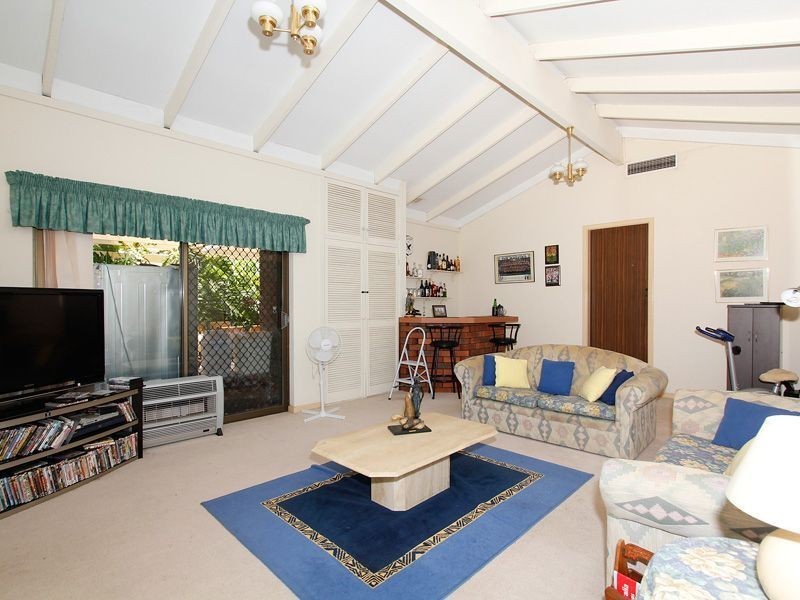 17 Bellairs Road, Kardinya WA 6163