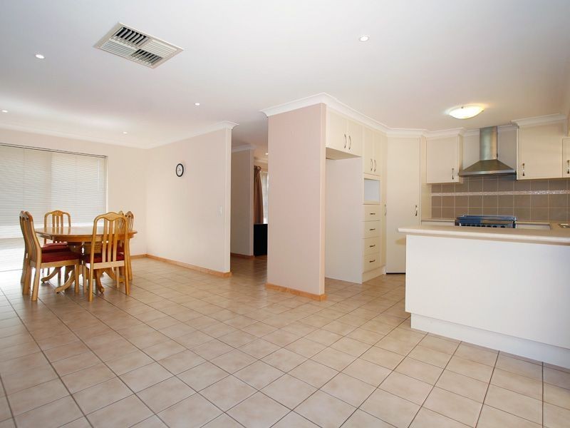 91 Keslake Way, Parkwood WA 6147