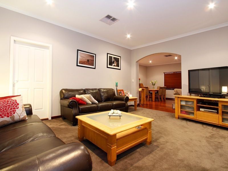 7 Chamberlain Street, O’connor WA 6163