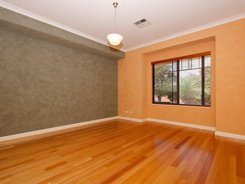 4 Cohn Court, Willagee WA 6156