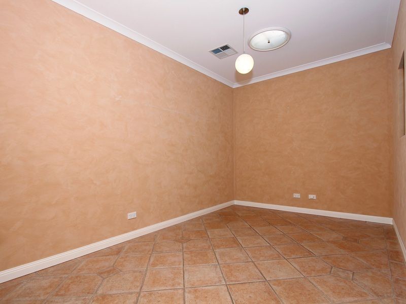 4 Cohn Court, Willagee WA 6156