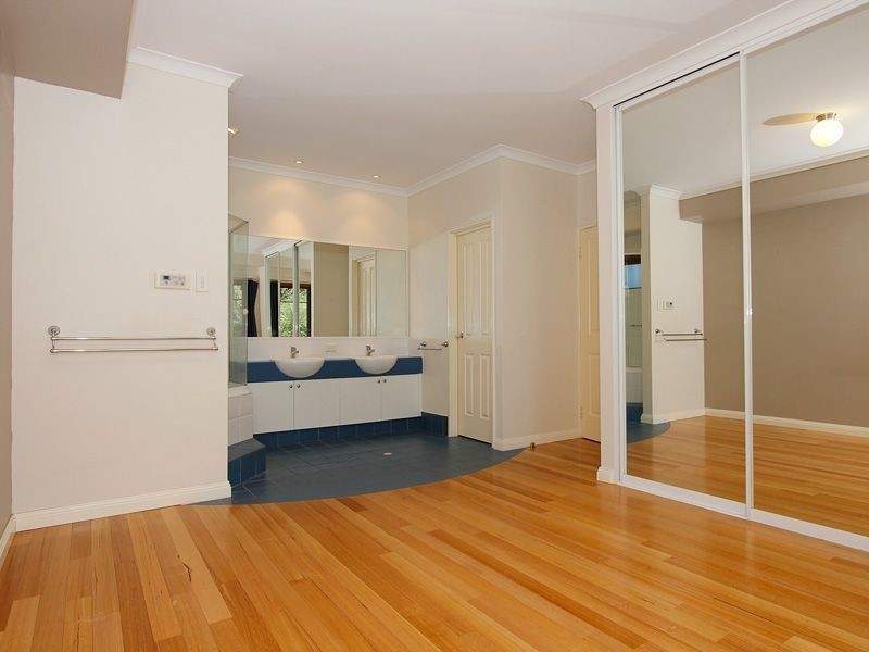 4 Cohn Court, Willagee WA 6156