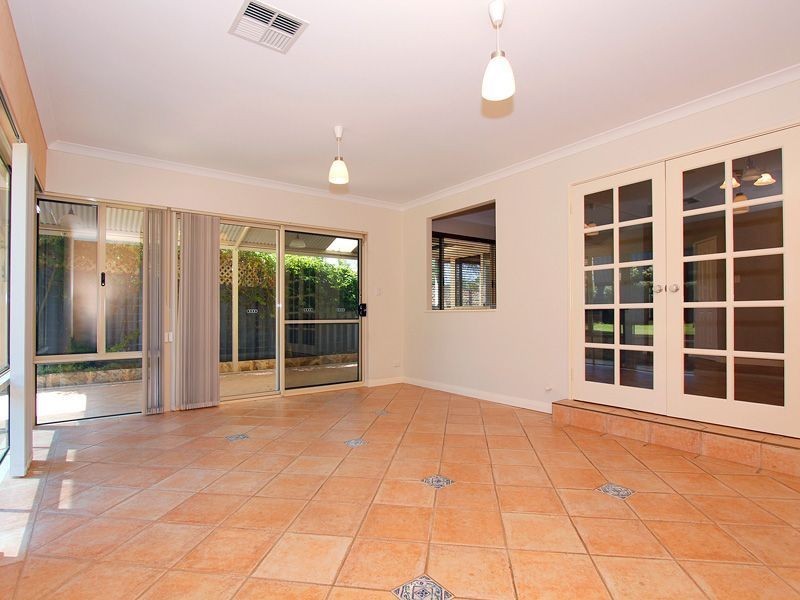 4 Cohn Court, Willagee WA 6156