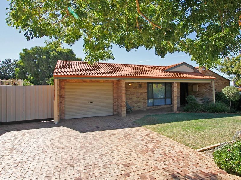 10 Callaway Crescent, Kardinya WA 6163