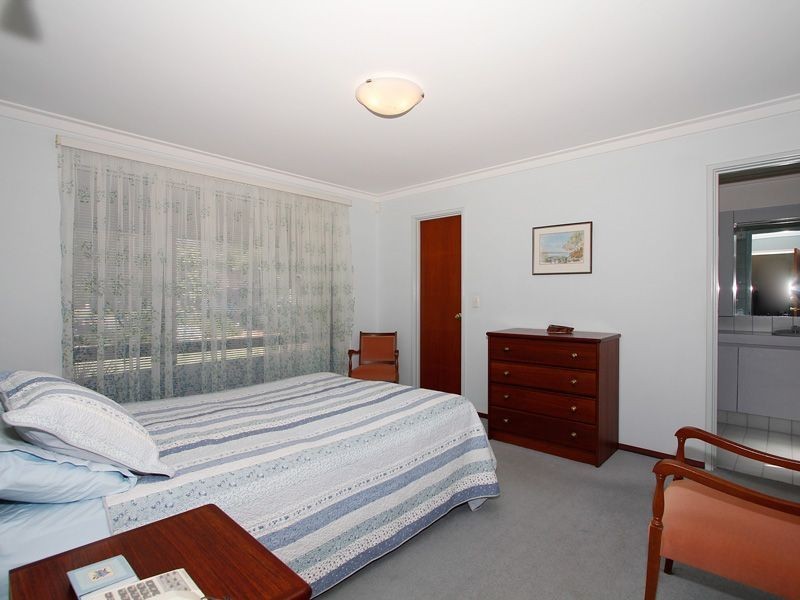 10 Callaway Crescent, Kardinya WA 6163